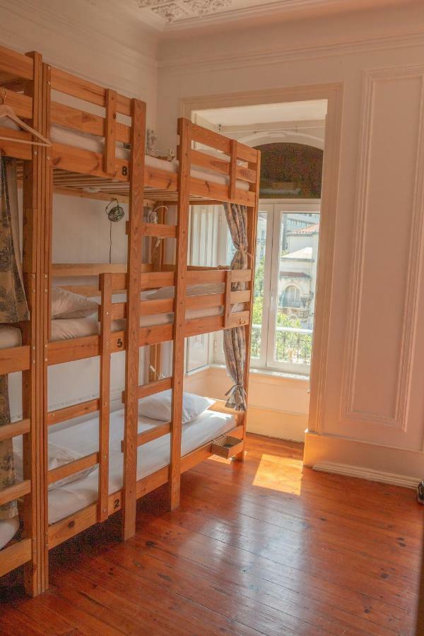 Albergue Nest House